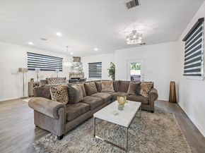 5116 Creekmont Drive, Houston TX 77091