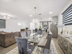 5116 Creekmont Drive, Houston TX 77091