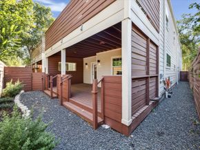 5116 Creekmont Drive, Houston TX 77091