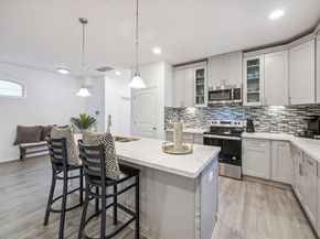 5116 Creekmont Drive, Houston TX 77091