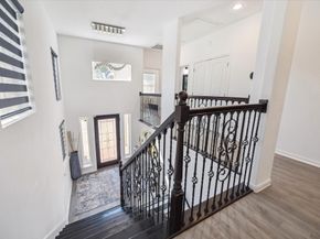 5116 Creekmont Drive, Houston TX 77091