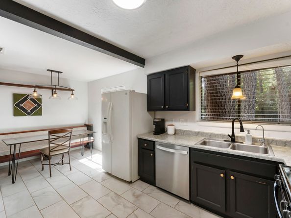 19 Tremont Woods Court, The Woodlands TX 77381