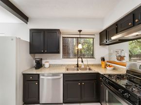 19 Tremont Woods Court, The Woodlands TX 77381