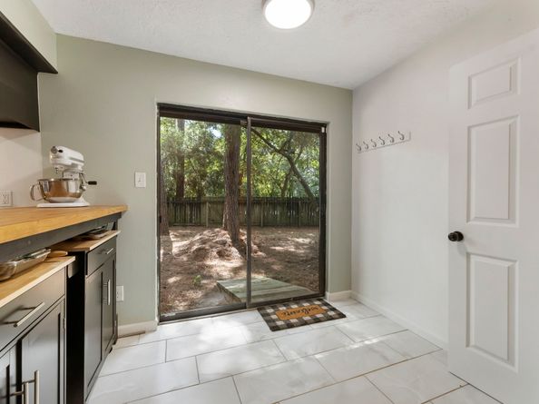 19 Tremont Woods Court, The Woodlands TX 77381