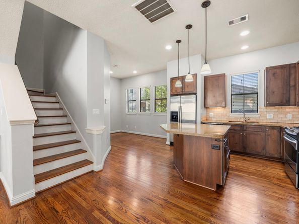 5213 Eigel Street A, Houston TX 77007