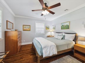 1547 Sue Barnett Drive, Houston TX 77018