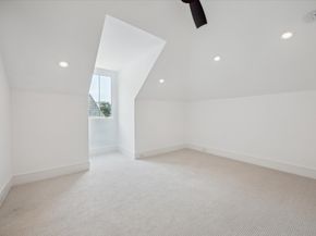 5 Wentworth Green Way, Houston TX 77027