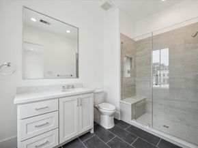 5 Wentworth Green Way, Houston TX 77027