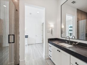 5 Wentworth Green Way, Houston TX 77027