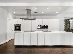 914 Main Street 1201, Houston TX 77002