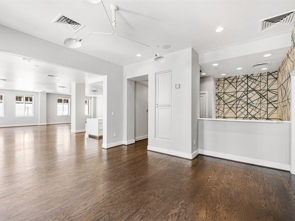 914 Main Street 1201, Houston TX 77002