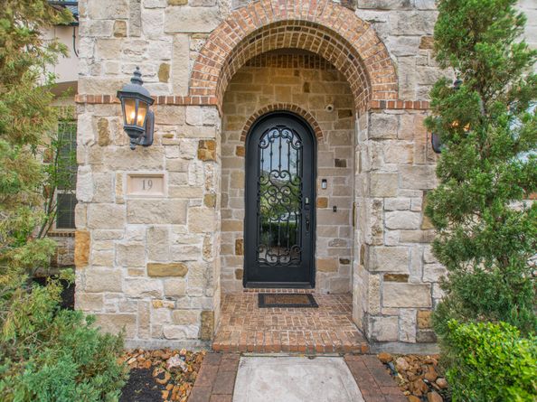 19 Brittany Rose Place, The Woodlands TX 77375
