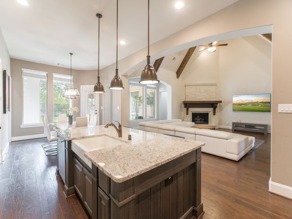 19 Brittany Rose Place, The Woodlands TX 77375