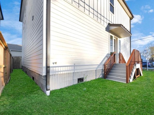 603 Neyland Street, Houston TX 77022
