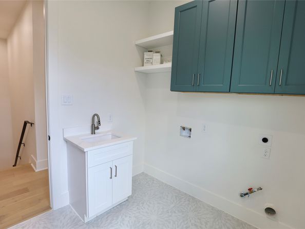 603 Neyland Street, Houston TX 77022