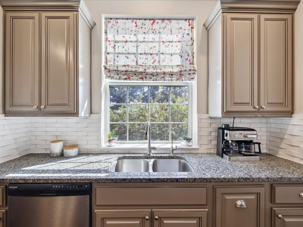 6735 Highclere Manor Lane, Houston TX 77055