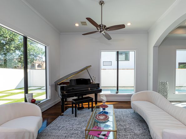 1409 Indiana Street, Houston TX 77006