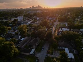 545 Henke Street, Houston TX 77020