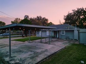 545 Henke Street, Houston TX 77020