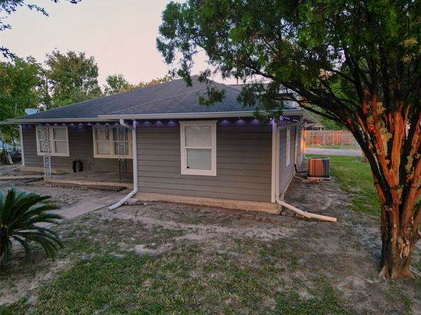 545 Henke Street, Houston TX 77020