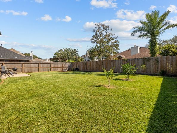 4335 Alysheba Lane, Friendswood TX 77546