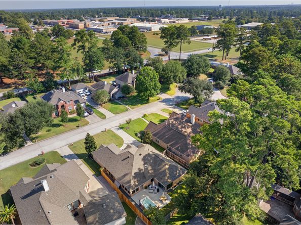 1319 Pine Trl, Tomball TX 77375