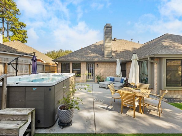 1319 Pine Trl, Tomball TX 77375