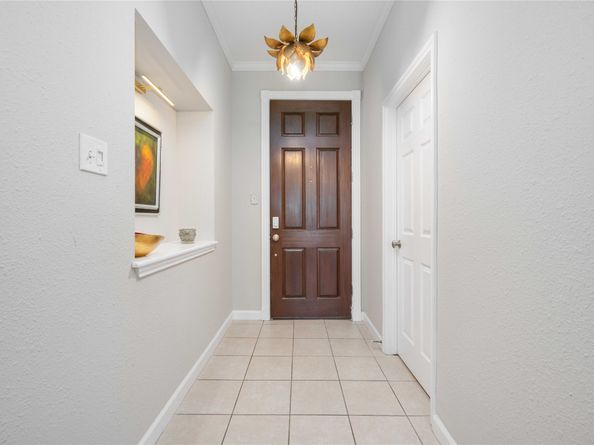4515 Briar Hollow Place 308, Houston TX 77027