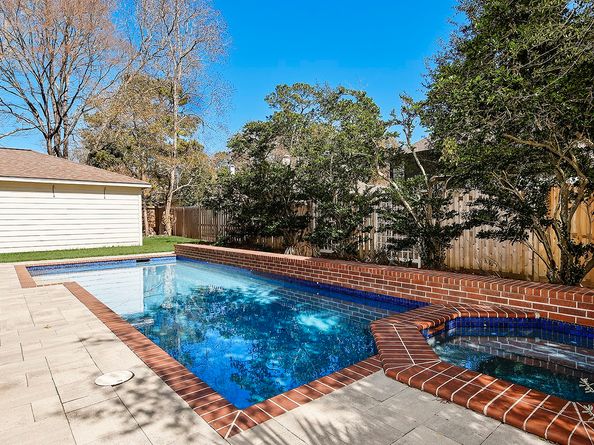 6 Thornbush Place, The Woodlands TX 77381