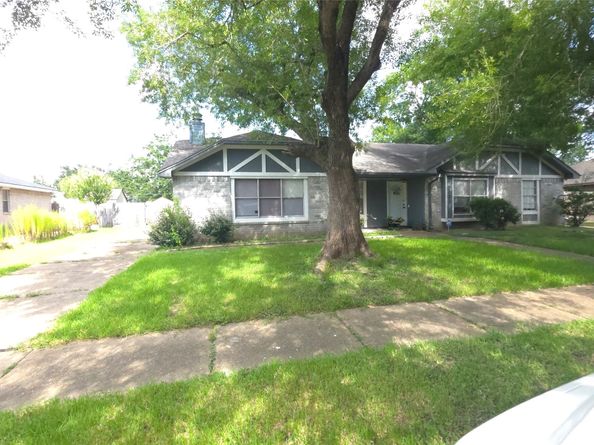 3819 Westmeadow Drive, Houston TX 77082