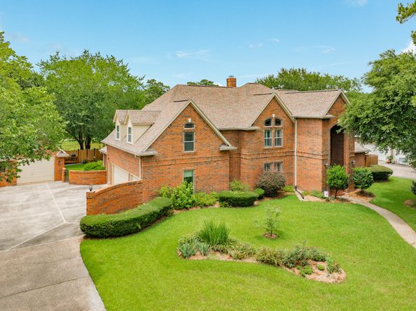 14618 Sandy Creek Drive, Houston TX 77070
