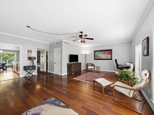 1802 Stoney Brook Drive 103, Houston TX 77063