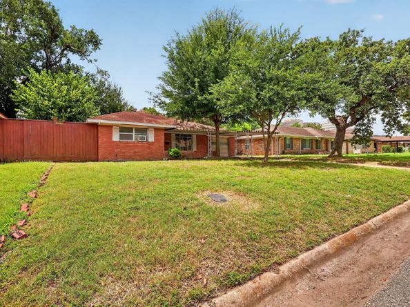 1007 W 30th Street, Houston TX 77018