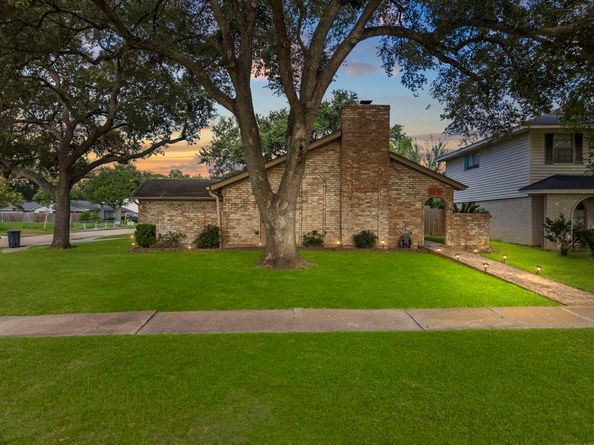 2210 Joel Wheaton Road, Houston TX 77077