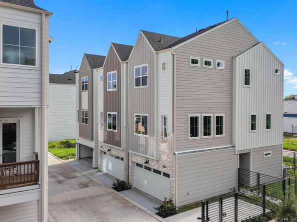 1126 Weiss Street, Houston TX 77009