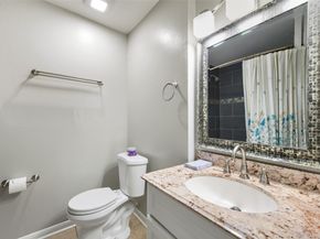 5204 Arboles Drive L, Houston TX 77035