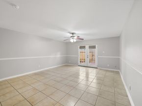5204 Arboles Drive L, Houston TX 77035