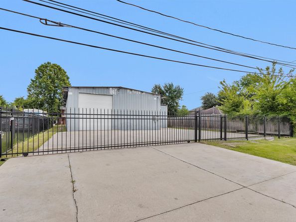 207 Aldine Mail Route Road, Houston TX 77037