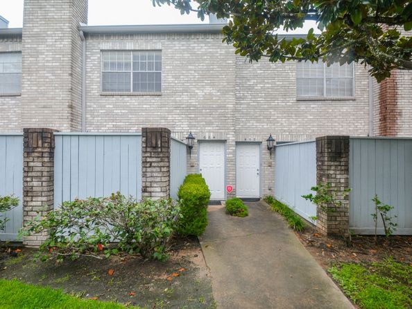 664 Wilcrest Drive 664, Houston TX 77042