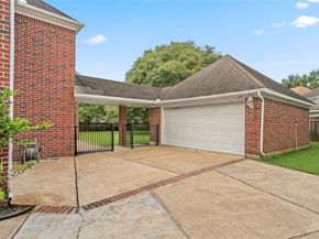 16 Fosters Court, Sugar Land TX 77479