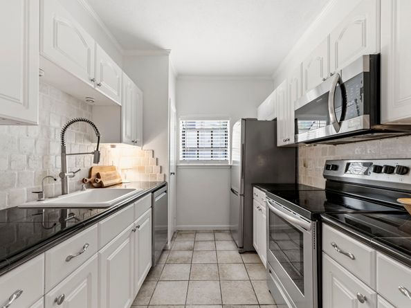 9850 Pagewood Lane 1009, Houston TX 77042