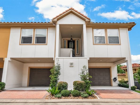 27 W Oaks Drive, Houston TX 77058