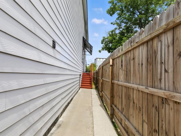 4112 Majestic Street B, Houston TX 77026