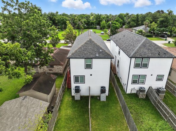 4112 Majestic Street B, Houston TX 77026