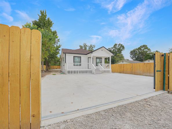 9305 Kentshire Drive, Houston TX 77078