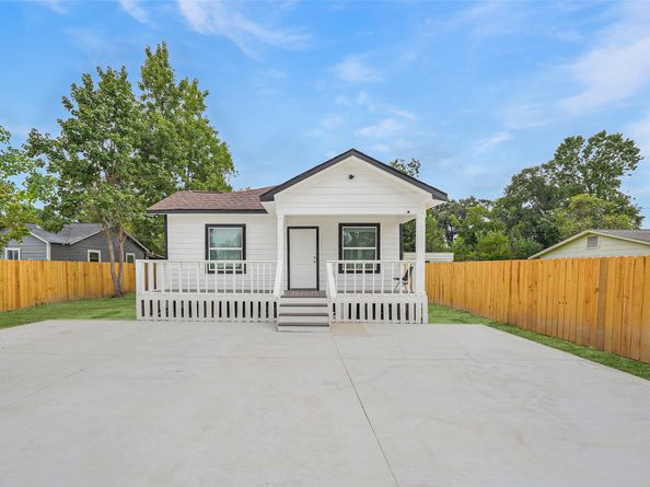 9305 Kentshire Drive, Houston TX 77078