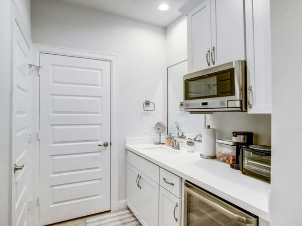 2804 Grand Fountains Drive C, Houston TX 77054