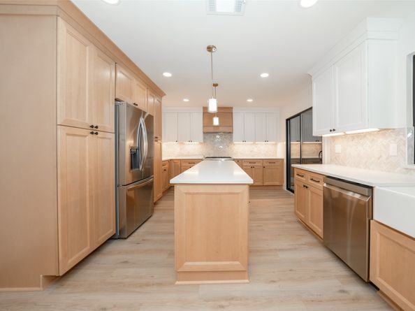 203 S Pathfinders Circle, The Woodlands TX 77381