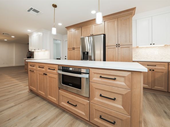 203 S Pathfinders Circle, The Woodlands TX 77381