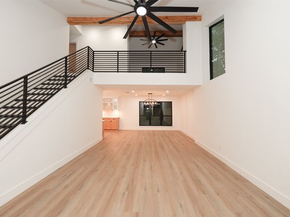 203 S Pathfinders Circle, The Woodlands TX 77381